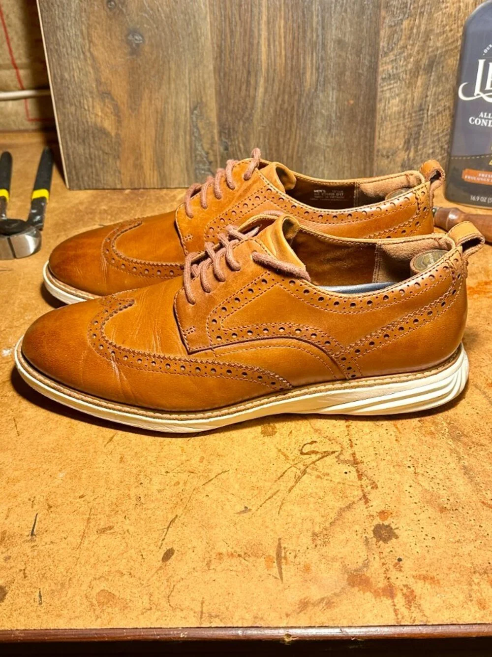 Cole Haan Men’s Wingtip Derby Shoes British Tan Size 10.5 C26930